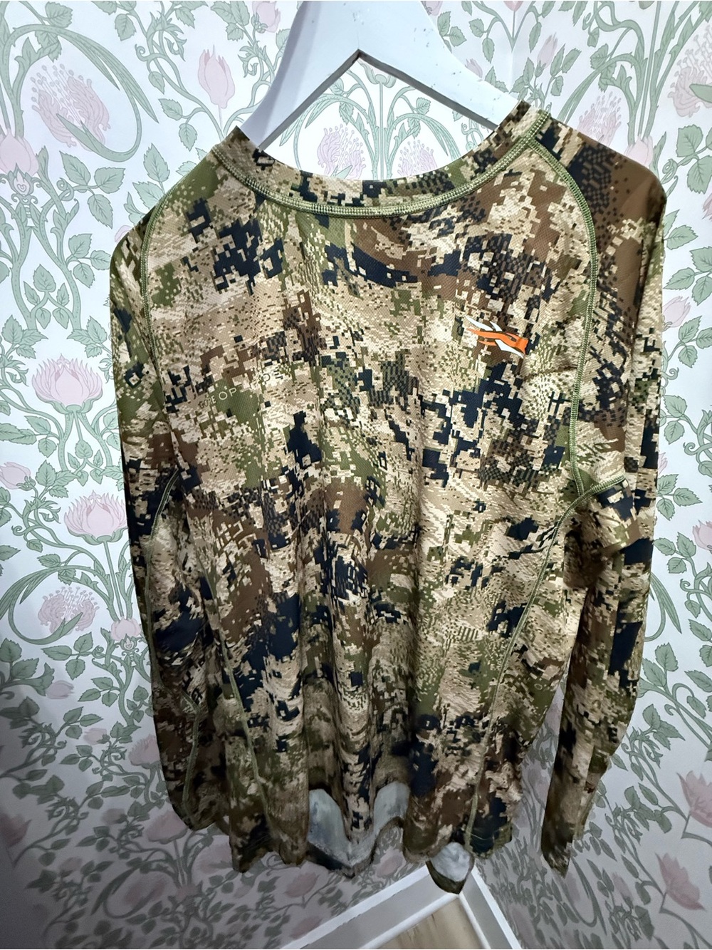 Sitka Gear Men’s XL Core Lightweight Crew LS
Color: Optifade Subalpine